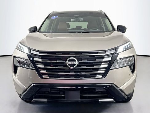 Used 2024 Nissan Rogue Platinum w/ Platinum Premium Package FWD image 2