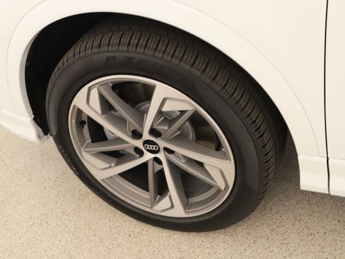 New 2025 Audi Q3 2.0T Premium image 30