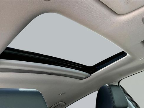 Used 2025 Honda HR-V EX-L image 14