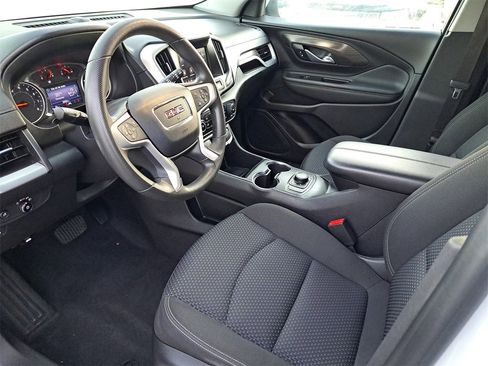 Used 2022 GMC Terrain SLE image 13