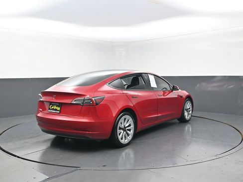 Used 2023 Tesla Model 3 Standard Range image 4