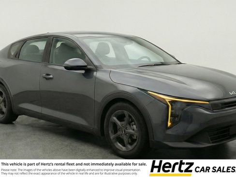 Used 2025 Kia K4 LXS image 1