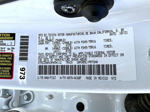 Used 2022 Toyota Tacoma SR5 AWD/4WD image 28