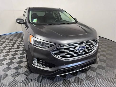 Used 2019 Ford Edge Titanium w/ Equipment Group 301A FWD image 8