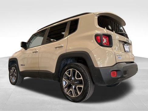 Used 2016 Jeep Renegade Latitude w/ Advanced Technology Group image 11