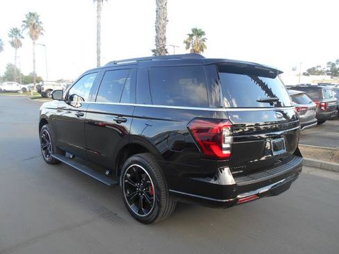 Certified 2024 Ford Expedition Limited RWD image 3