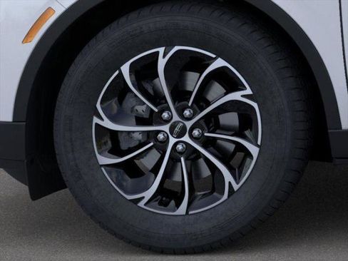 New 2026 Lincoln Nautilus Premier image 19