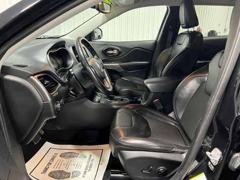 Used 2021 Jeep Cherokee Latitude Plus image 5