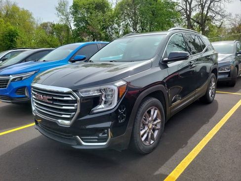 Used 2023 GMC Terrain SLT w/ LPO, Floor Liner Package AWD/4WD image 5