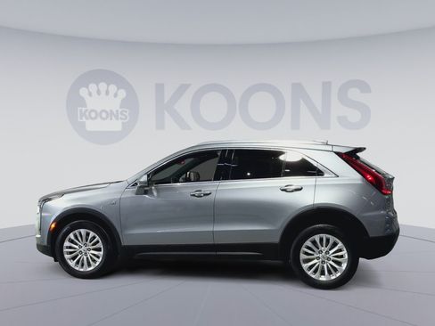 Used 2024 Cadillac XT4 Luxury w/ Cold Weather Package AWD/4WD image 10