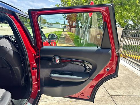 Used 2016 MINI Cooper Clubman image 21