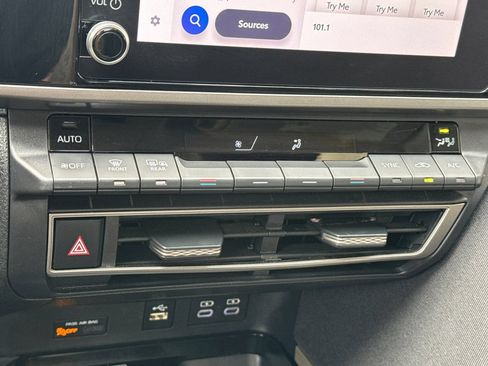 Certified 2025 Toyota Camry LE FWD image 28
