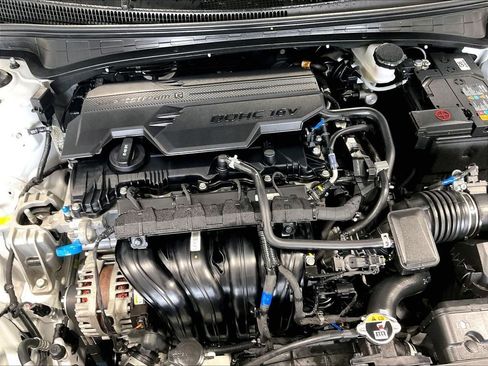 Certified 2025 Hyundai Elantra SEL FWD image 35