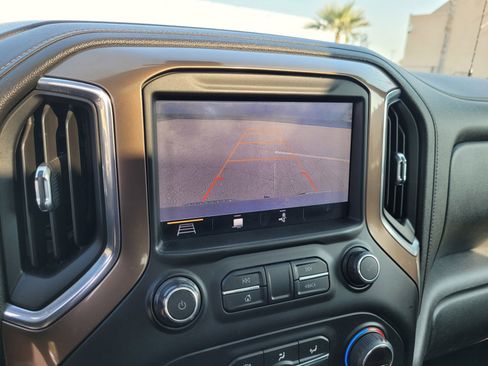 Used 2019 Chevrolet Silverado 1500 High Country image 17