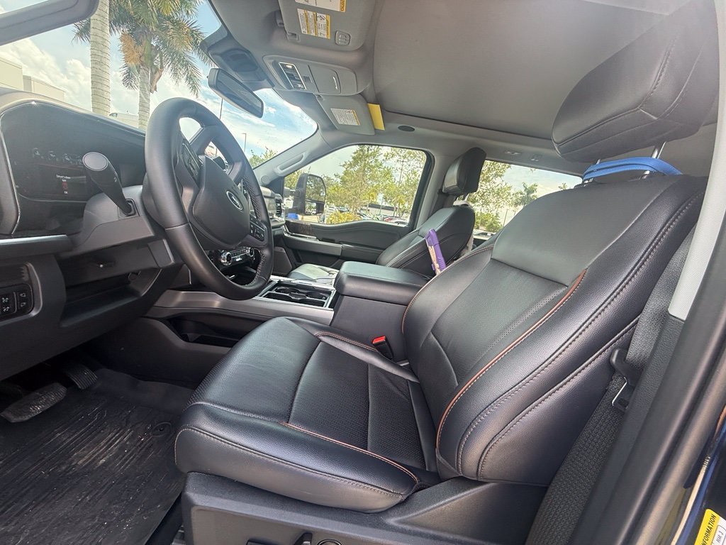 Used 2025 Ford F350 Lariat w/ Lariat Ultimate Package AWD/4WD image 3