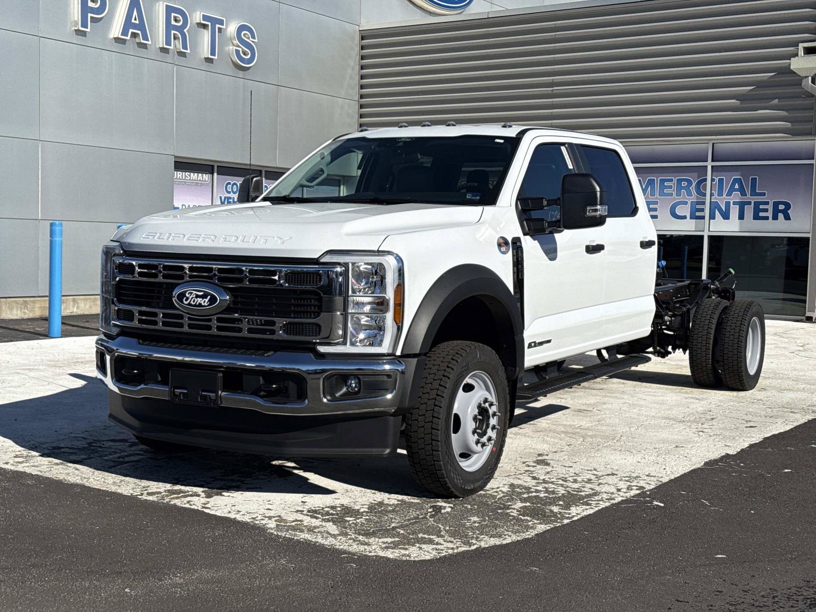New 2027 Ford F550 4x4 Crew Cab image 7