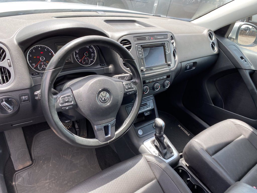 Used 2017 Volkswagen Tiguan Wolfsburg Edition FWD image 13