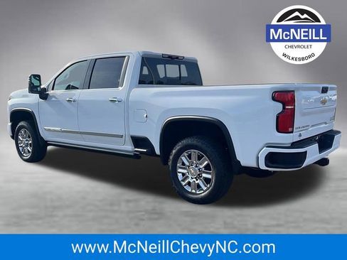 New 2026 Chevrolet Silverado 2500 High Country w/ High Country Premium Package AWD/4WD image 5