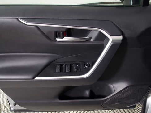 Used 2024 Toyota RAV4 XLE w/ Convenience Package image 16