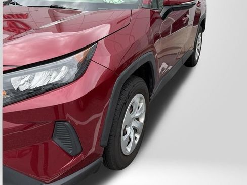 Used 2019 Toyota RAV4 LE AWD/4WD image 4