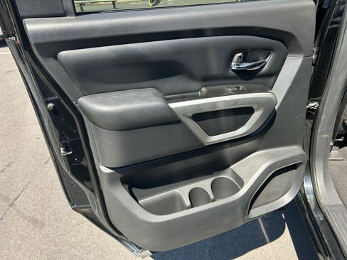 Used 2017 Nissan Titan SV RWD image 26