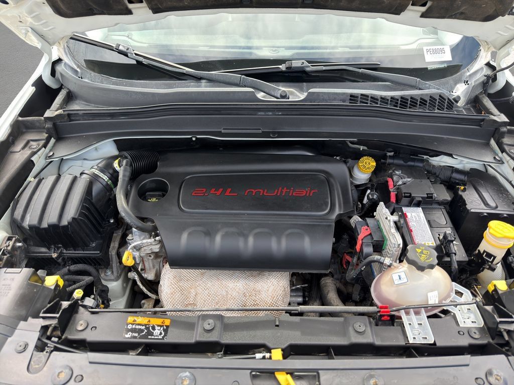 Used 2017 Jeep Renegade Trailhawk AWD/4WD image 21