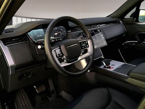 New 2025 Land Rover Range Rover SE image 7