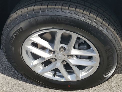 New 2025 Jeep Grand Cherokee Laredo X image 7