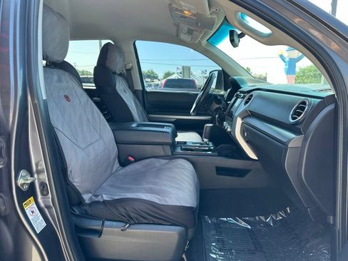 Used 2015 Toyota Tundra SR5 w/ SR5 Upgrade Package AWD/4WD image 29
