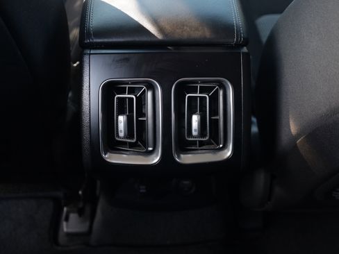 Used 2022 Kia Sorento LX FWD image 16