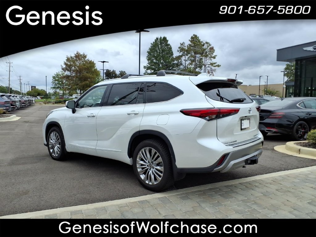 Used 2022 Toyota Highlander Platinum AWD/4WD image 3