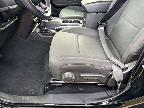 Used 2022 Jeep Wrangler Unlimited Sport image 20