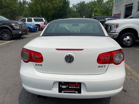 Used 2011 Volkswagen Eos Lux FWD image 16