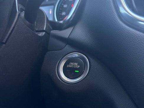 Used 2019 Chevrolet Equinox LT AWD/4WD image 17