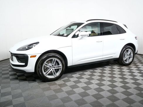 Used 2026 Porsche Macan AWD/4WD image 2