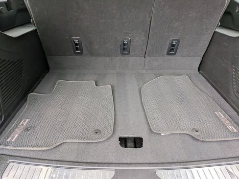 Used 2025 GMC Yukon XL Denali AWD/4WD image 28