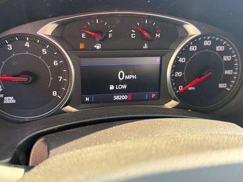Used 2023 GMC Terrain SLT AWD/4WD image 12