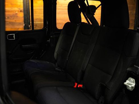 Used 2023 Jeep Wrangler Unlimited Sport AWD/4WD image 10