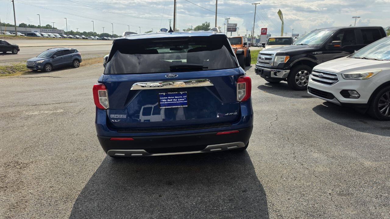 Used 2021 Ford Explorer XLT w/ Equipment Group 202A AWD/4WD image 3