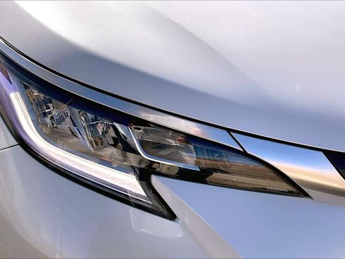 Certified 2026 Toyota Sienna Limited image 26