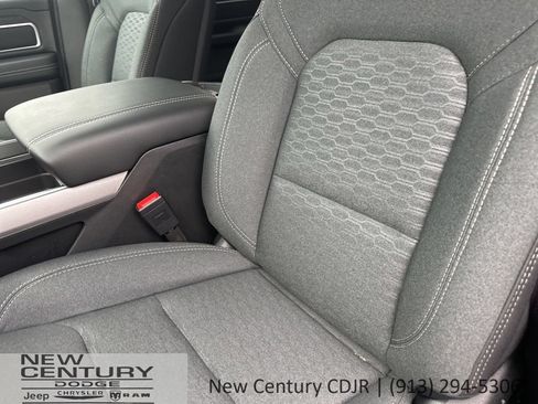 New 2026 RAM 1500 Big Horn AWD/4WD image 9