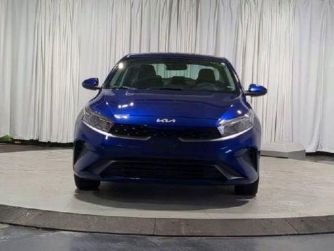 Used 2023 Kia Forte LXS image 3