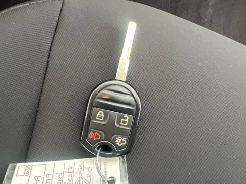 Used 2019 Ford Fiesta SE FWD image 25