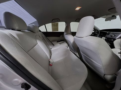 Used 2012 Honda Civic LX image 32
