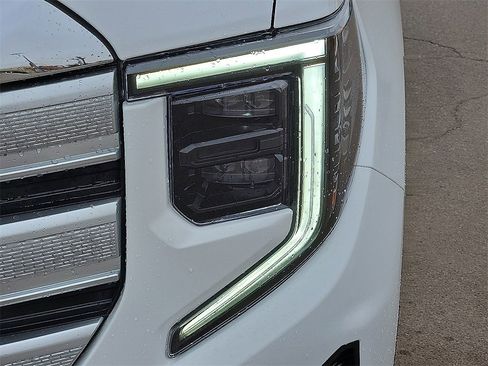 Used 2024 GMC Sierra 1500 SLE image 9