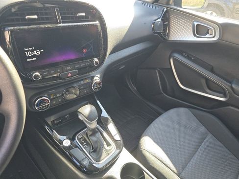 Used 2023 Kia Soul S FWD image 29