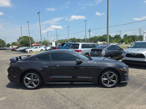 Used 2022 Ford Mustang GT Premium w/ Equipment Group 401A RWD image 3