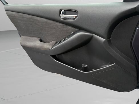 Used 2012 Nissan Altima 2.5 S FWD image 14