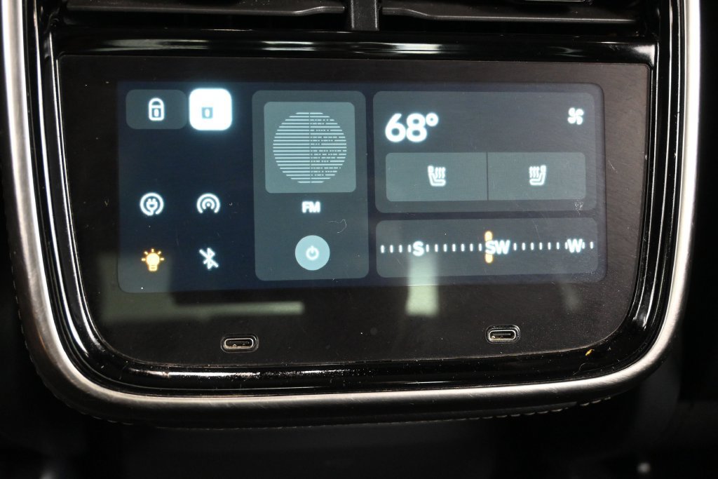 Used 2022 Rivian R1T Adventure AWD/4WD image 24