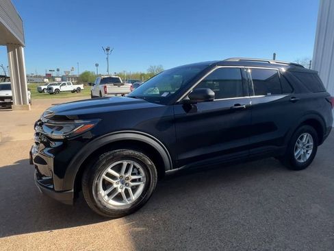 Used 2026 Ford Explorer Active w/ Active Comfort Package RWD image 4